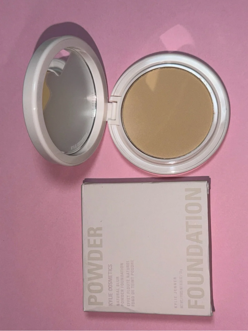 Kylie Cosmetics Powder Foundation Compact — 3W